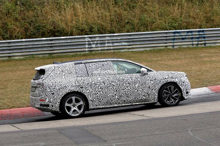 imgi_34_2026-skoda-eviatiq-people-carrier-spied-boasting-vision-7s-concept-styling-influences_2