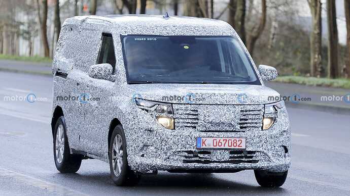 ford-transit-courier-first-spy-photo (1)