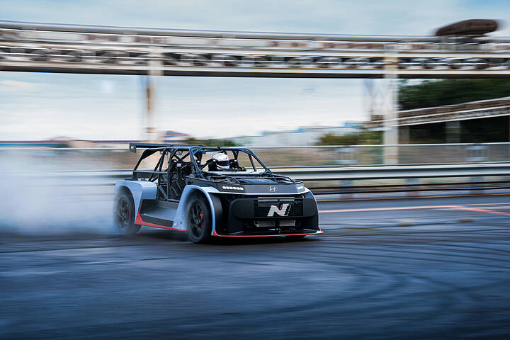 Photo 2) Hyundai N Rolls Out Audacious RN24 at N Day 2024 Paving the Way for Future High-Performance EVs