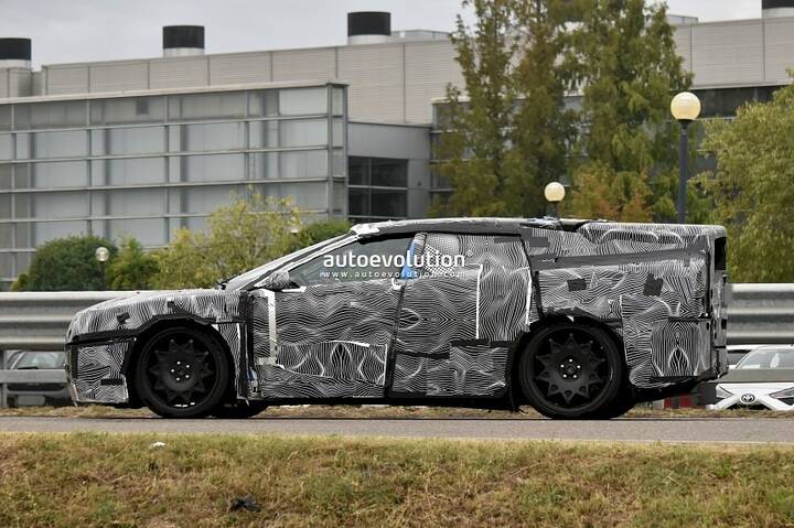 imgi_87_2027-ferrari-elettrica-what-we-know-about-maranellos-first-electric-production-car-thumbnail_29