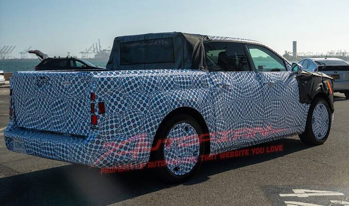 2028 Ford $30,000 electric midsize truck_newcarscoops__5-1-1024x606