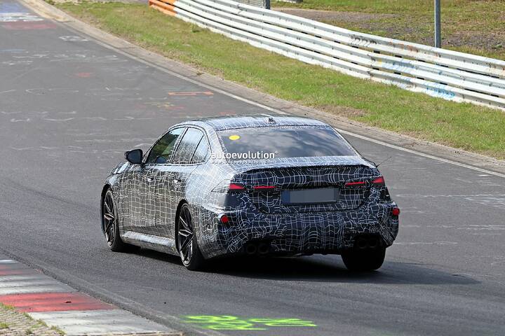 spy-photos-2027-bmw-m5-neue-klasse-prototype-rocking-the-nuerburgring-reveals-all-we-need-to-know_8