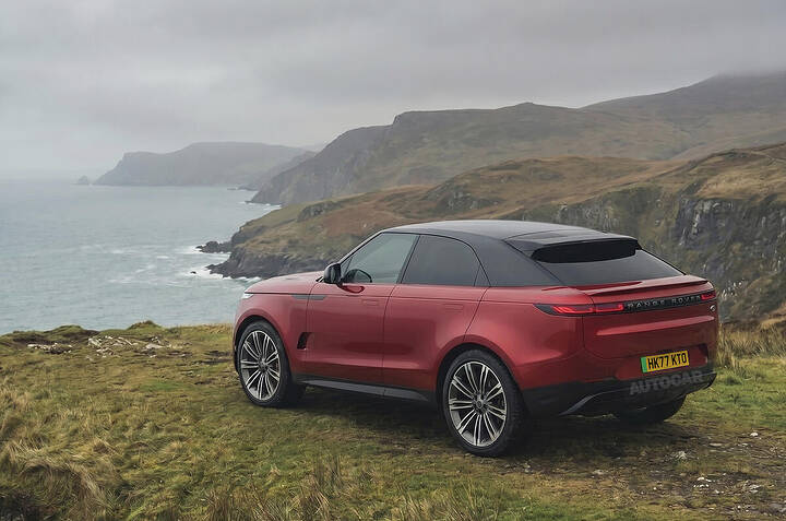 range_rover_velar_rear_render_2026
