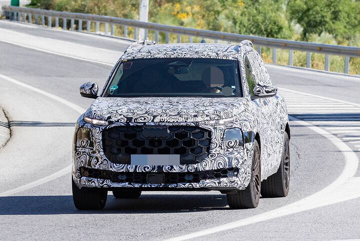 imgi_29_audis-first-ever-q9-looks-almost-ready-to-take-on-the-bmw-x7-and-mercedes-gls_1