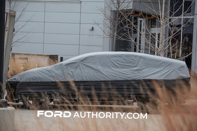 Mysterious-Ford-or-Lincoln-Mockup-Spy-Shots-February-2023-Exterior-003
