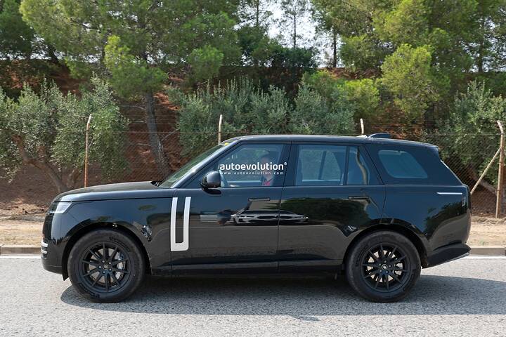 this-is-the-electric-range-rover-before-you-re-supposed-to-see-it_7