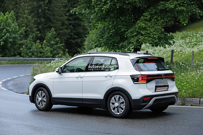 2024-vw-t-cross-says-no-to-camouflage-facelifted-small-crossover-spied-naked_10