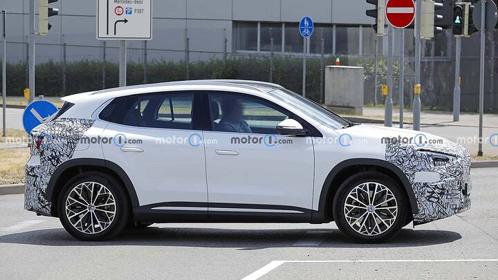 imgi_19_mercedes-gla-2027-newcarscoops