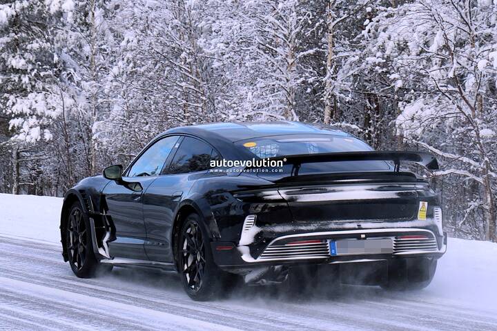 newcarscoops_ Porsche Taycan GT4 RS(13)