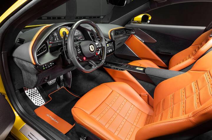 imgi_77_ferrari-amalfi-interior-wide