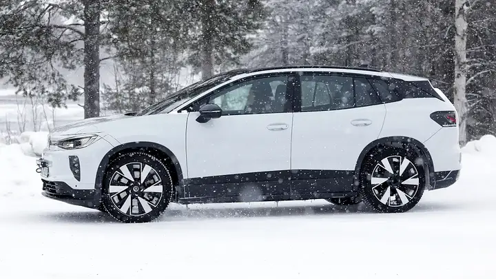 Volkswagen-ID.-Tiguan-spy-shots-_newcarscoops_3