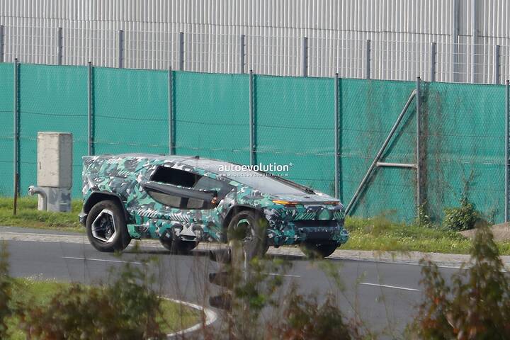 imgi_39_ceer-motors-suv-caught-testing-makes-the-tesla-cybertruck-look-normal_4