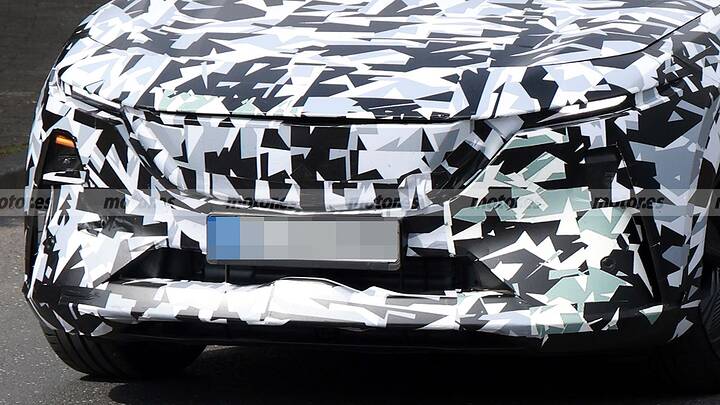 Following the Mazda6e comes a new SUV, the electric Mazda CX-6e has been spotted in Europe 14