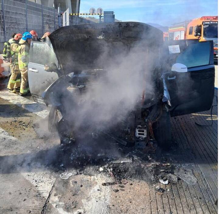 Hyundai Santa Fe facelift _fire_newcarscoops_175