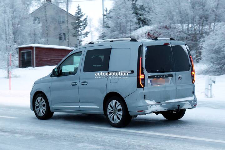 imgi_48_2027-volkswagen-caddy-facelift-spied-looking-mostly-unchanged-from-outgoing-model_13