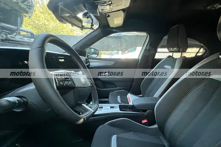 opel-mokka-facelift-2025-fotos-espia-2024103697-1723472607_12