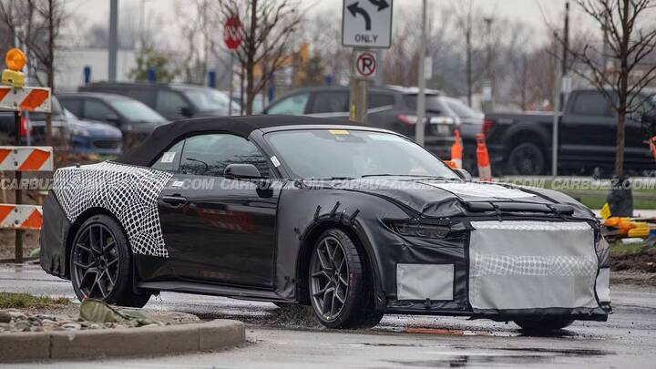 imgi_163_ford-mustang-dark-horse-sc-convertible-spy-photo--newcarscoops-1