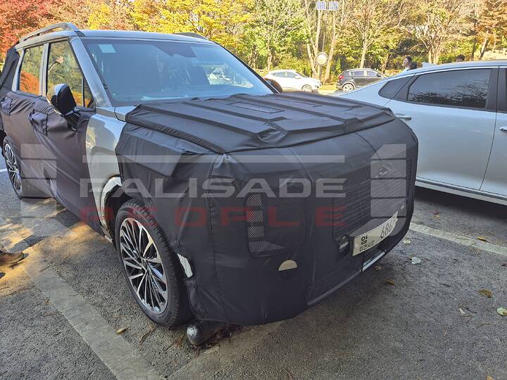 2025 Hyundai Palisade with 21-inch wheels and tires293