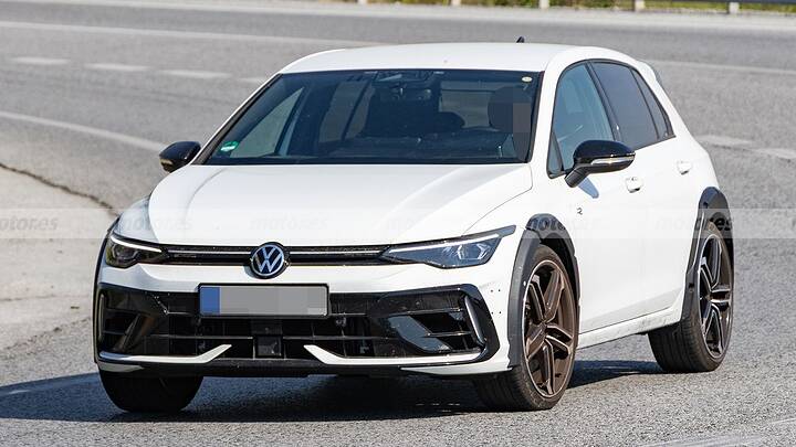 Volkswagen dudó sobre su continuidad pero habrá un nuevo T-Roc R, y estas fotos espía lo confirman 1