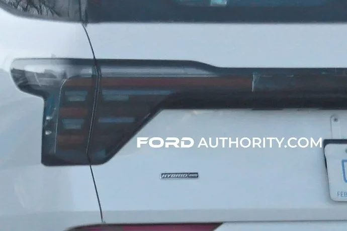 2024-Ford-Edge-ST-Line-Prototype-Spy-Shots-Undisguised-February-2023-Exterior-003-720x480
