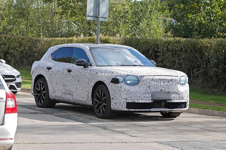 imgi_53_bentley-s-urban-ev-identifies-as-a-smaller-bentayga-in-new-spy-shots_1