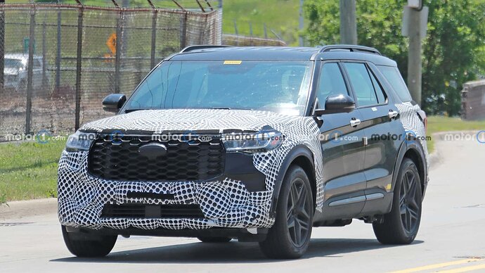 2024-ford-explorer-front-view-spy-photo (1)