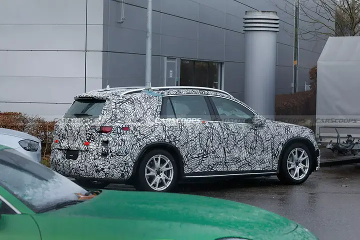 2027-Mercedes-GLC-EQ-7-Seat-1202-6-1536x1025