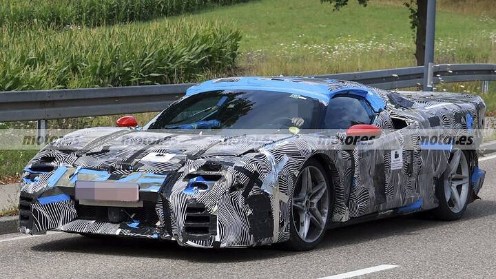 ferrari-fotos-espia-2025109415-1753870276_3