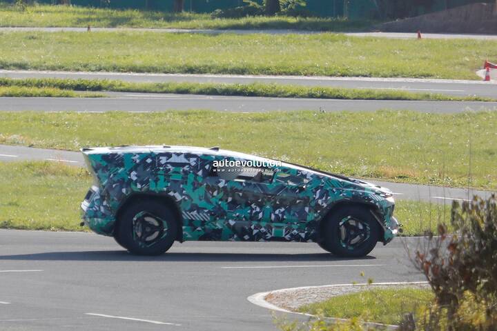 imgi_47_ceer-motors-suv-caught-testing-makes-the-tesla-cybertruck-look-normal_12