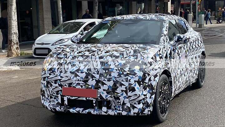 First spy photos of the new 2026 Nissan JUKE, the SUV that promises to surprise everyone again 1