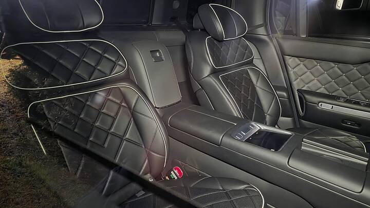 2027 Genesis GV90 Interior Leaked Without Camouflage_newcarscoops_7047_950x535