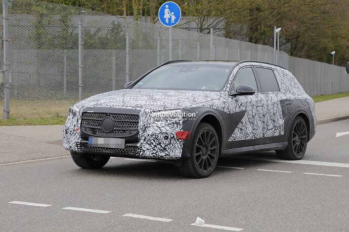 audi-a6-allroad-getting-serious-competition-from-the-new-2024-mercedes-e-class-all-terrain_14
