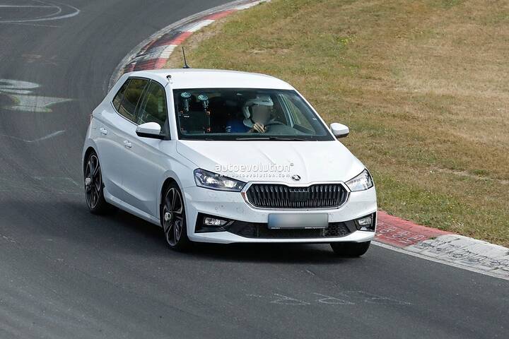 imgi_46_2026-skoda-fabia-rs-potentially-spied-may-feature-volkswagen-polo-gti-muscle_1