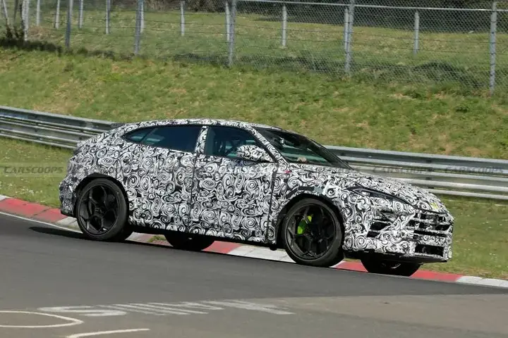 2026-Lamborghini-Urus-Facelift-6-768x513