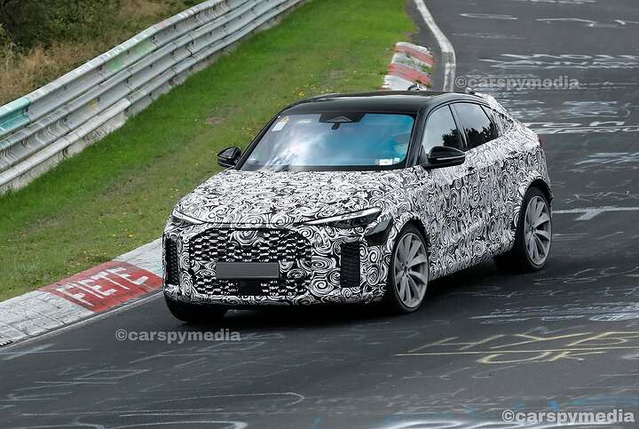 The new Audi RS Q5 Sportback has been spotted for the very first time. A couple of new prototype (1)