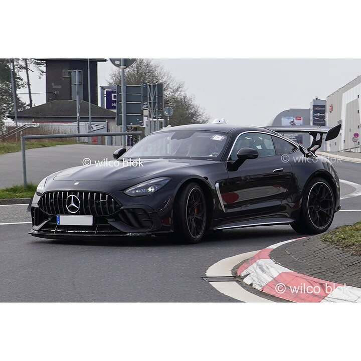 Mercedes-AMG GT PRO_newcarscoops_3ffc