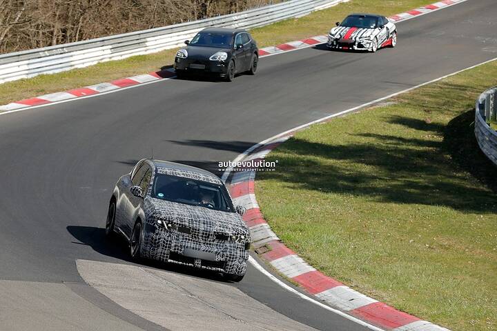 2026-bmw-ix3-shows-production-lights-first-neue-klasse-model-will-debut-september-2025_2