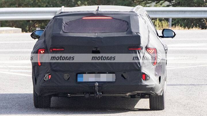 kia-k4-estate-2026-fotos-espia-2025109798-1756496611_16