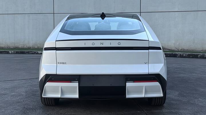 imgiHyundai Ioniq V supports BEV and EREV powertrains-newcarscoops-3-2048x1150