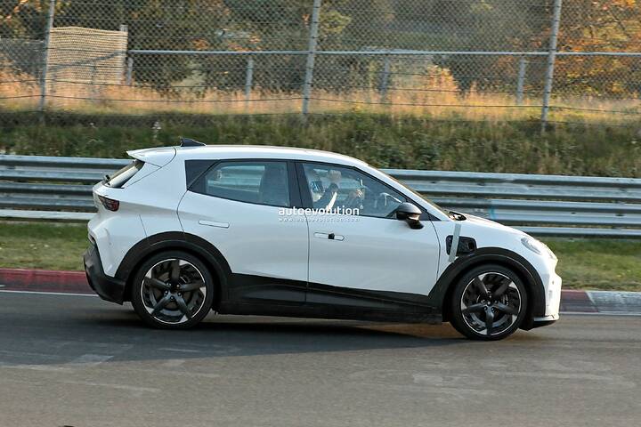 cupra-raval-spied-at-the-nurburgring-it-s-a-future-subcompact-electric-hatch_17