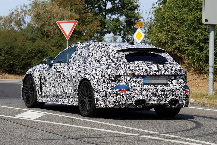 imgi_45_audis-all-new-rs-6-avant-spied-should-the-bmw-m5-touring-worry-about-it_12