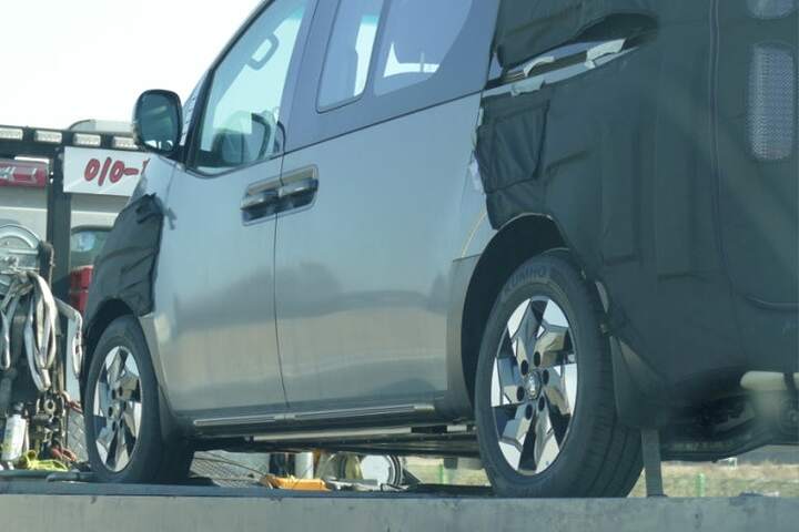 f45791a3661_2026 Hyundai Staria EV_newcarscoops_1768453515_7363