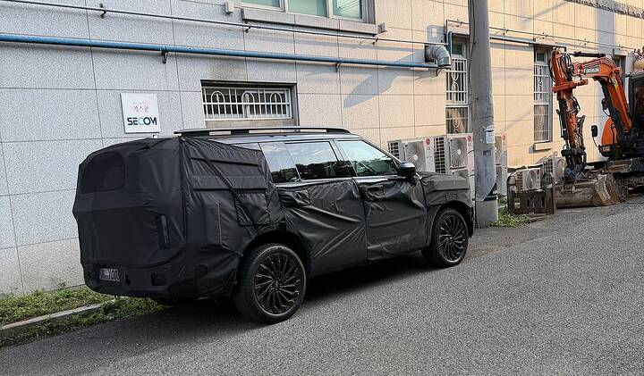 2027 Hyundai Santa Fe Facelift Black ink_newcarscoops 02
