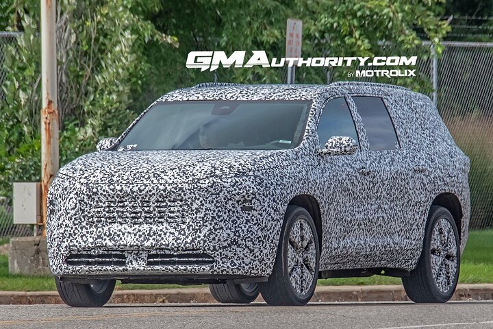 2025-buick-enclave-first-prototype-spy-shots-september-2023-exterior-008