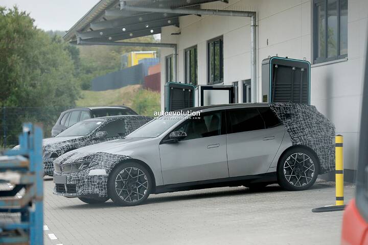spy-photos-2027-bmw-i3-touring-prototype-gets-caught-testing-hard-on-the-nuerburgring-nordschleife_17