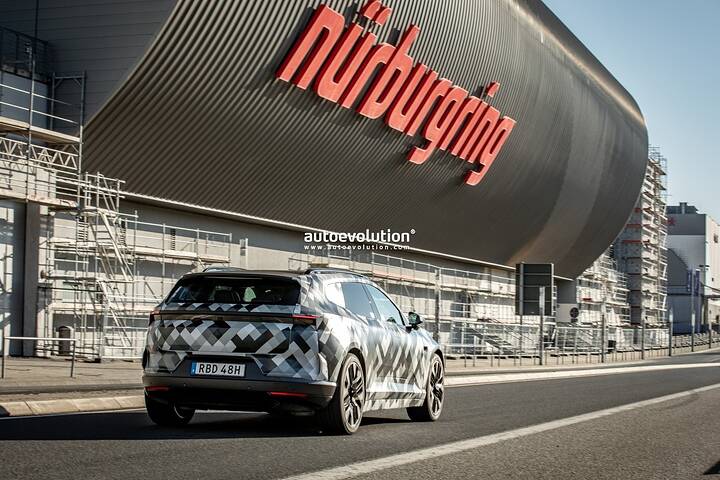 spy-photos-2027-polestar-4-suv-finally-shows-off-its-rear-window_newcarscoops_31