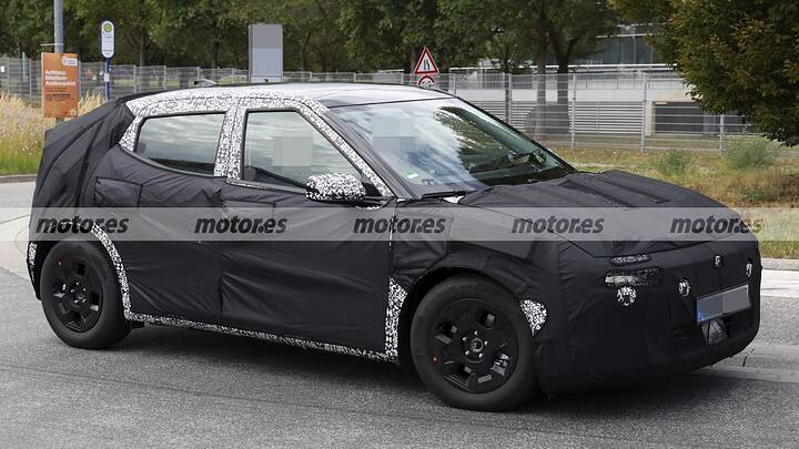 Primeras fotos espía del Hyundai IONIQ 2, el eléctrico que hará temblar al Volkswagen ID.2 16
