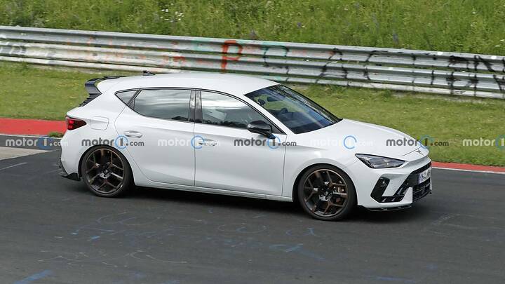2027 Cupra Leon VZ TCR_newcarscoops_bdffe