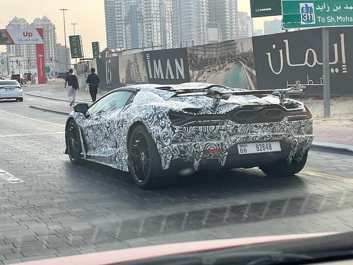 2027 Lamborghini Revuelto SV spotted _newcarscoops_e307099