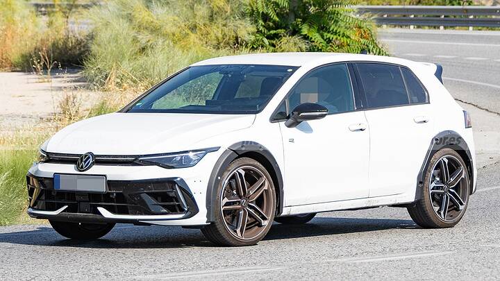 Volkswagen dudó sobre su continuidad pero habrá un nuevo T-Roc R, y estas fotos espía lo confirman 2